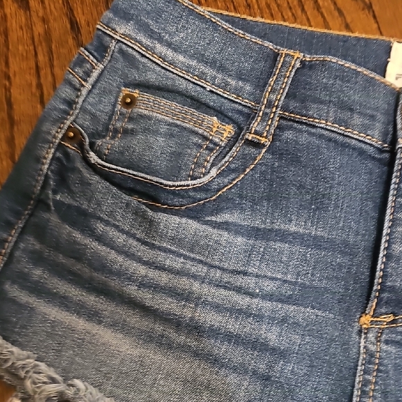 Mudd Distressed Blue Jean Shorts - Picture 12 of 14